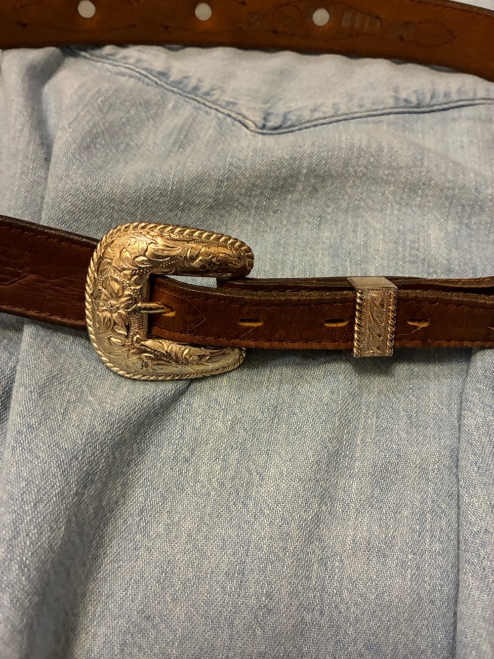 Vintage Western‎ Genuine Leather Belt with Silver Details + Buckle. Fits 27-29